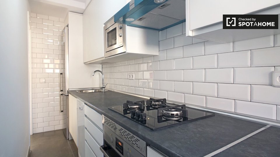 Double room Madrid, 2 beds, 60m² — photo 9