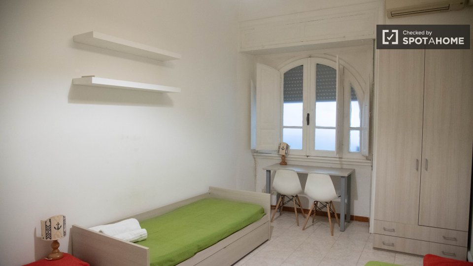 Double room Rome, 4 beds — photo 16