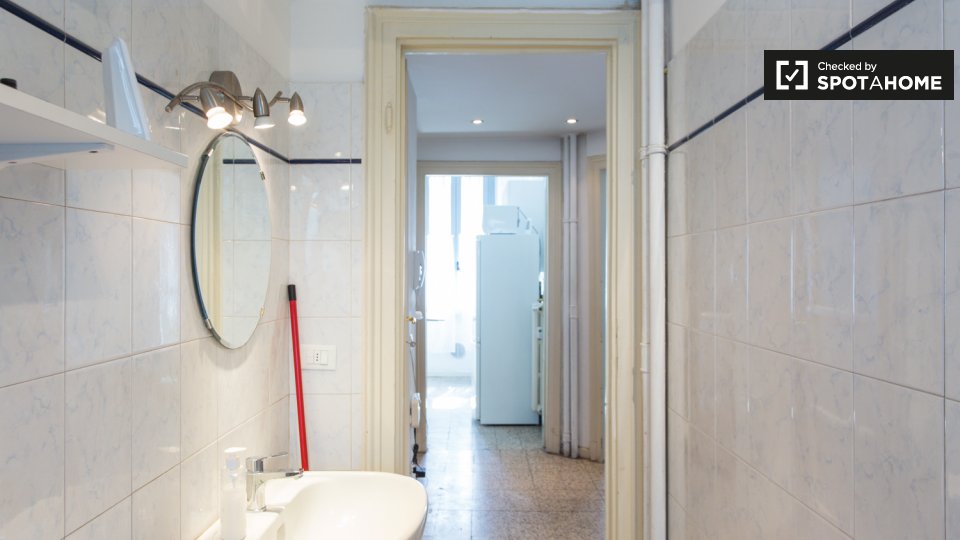 Double room Milan, 4 beds, 70m² — photo 9