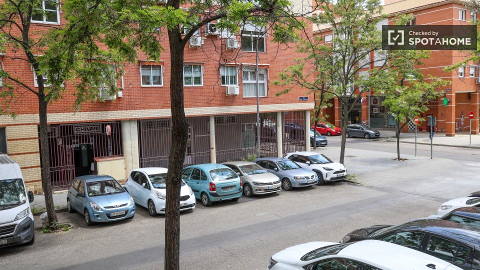 Double room Madrid, 4 beds — photo 48