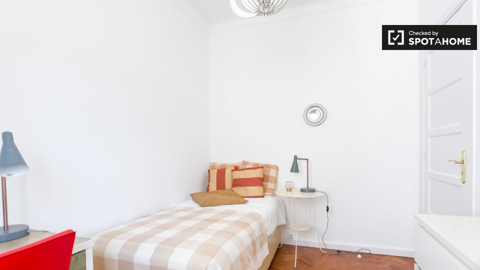 Double room Lisbon, 6 beds, 120m² — photo 4
