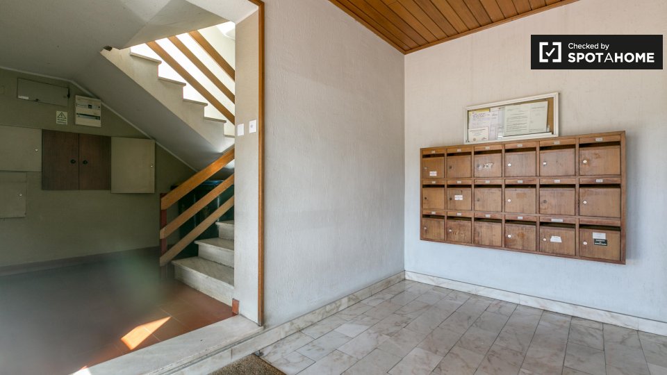 Double room Lisbon, 4 beds, 85m² — photo 17