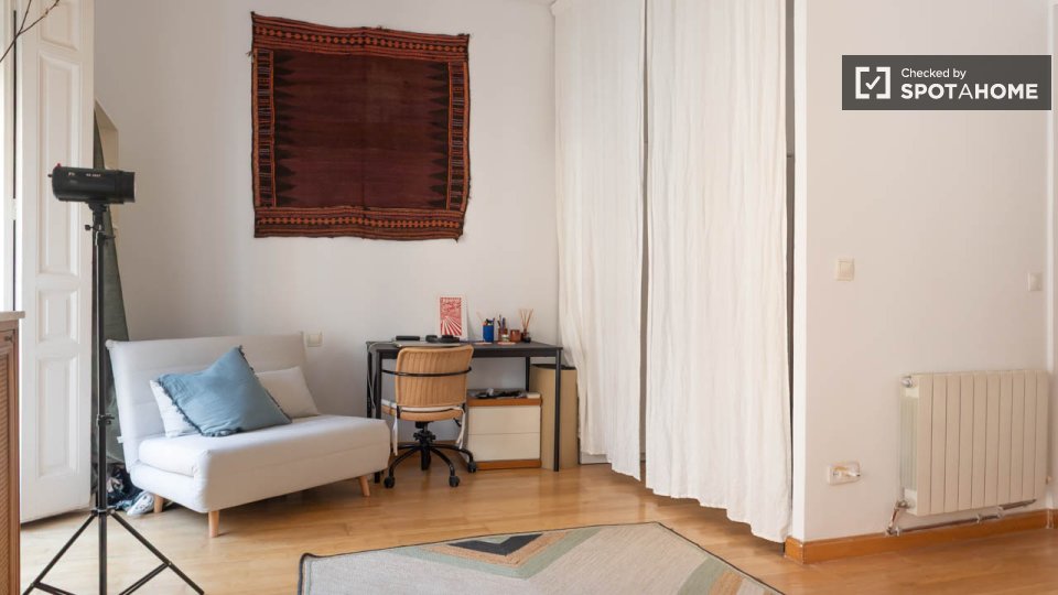 Double room Madrid, 2 beds — photo 14