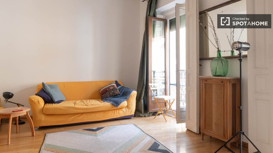 Double room Madrid, 2 beds — photo 9