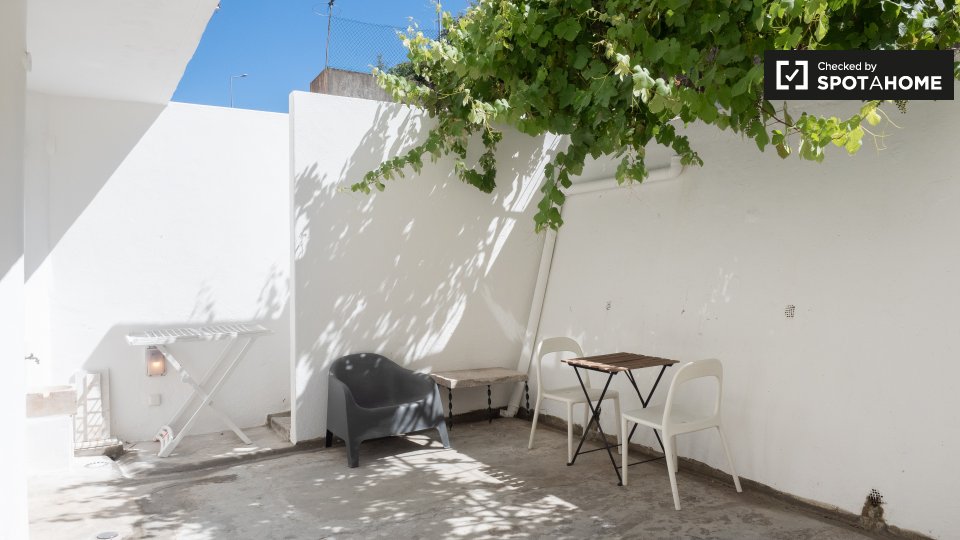 Apartment Lisbon, 2 beds, 70m² — photo 8