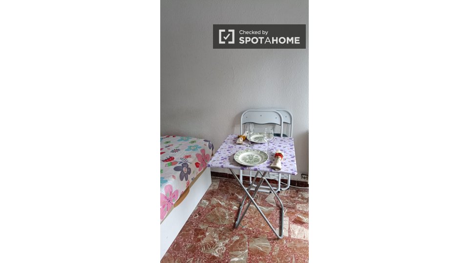 Double room Madrid, 7 beds, 180m² — photo 29