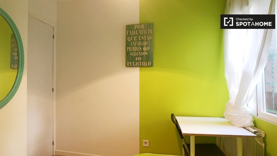 Double room Madrid, 7 beds, 130m² — photo 3