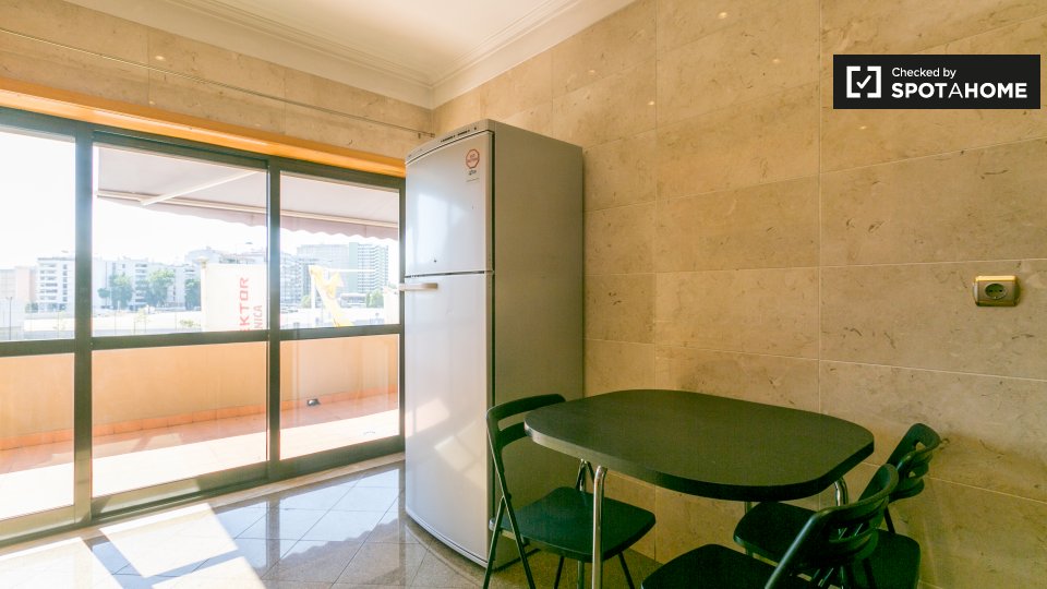 Apartment Lisbon, 1 bed, 90m² — photo 11