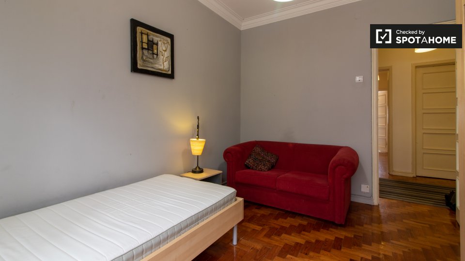 Double room Lisbon, 4 beds, 60m² — photo 4