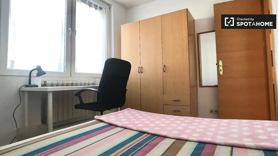 Double room Madrid, 3 beds — photo 3