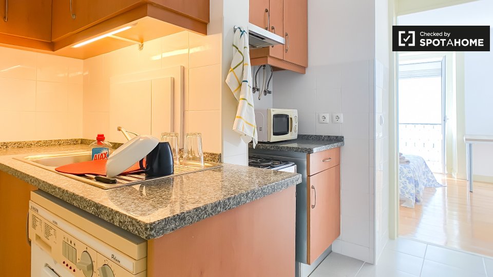 Double room Lisbon, 2 beds, 65m² — photo 11
