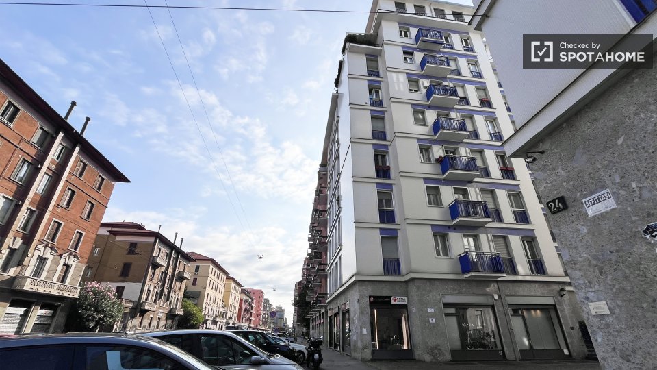 Double room Milan, 4 beds — photo 10