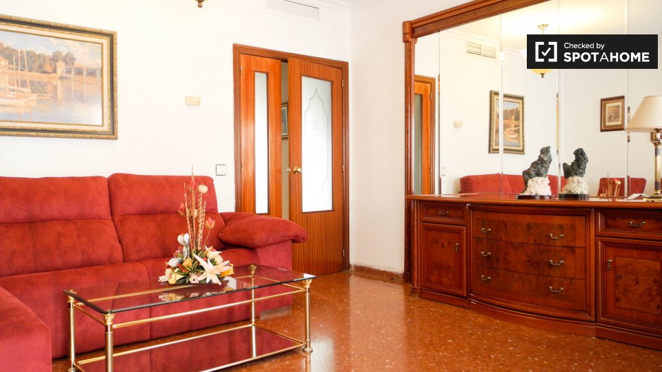 Double room Seville, 4 beds, 90m² — photo 8