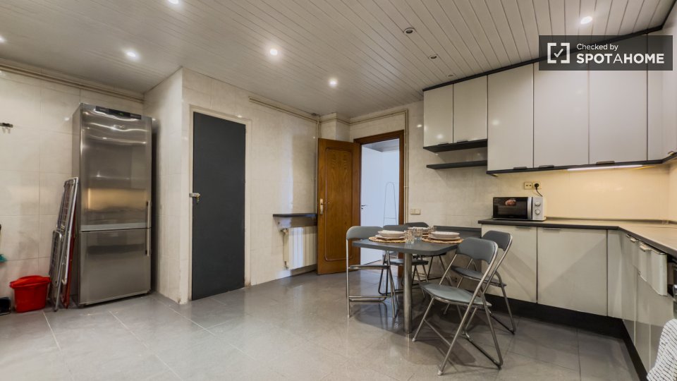 Double room Barcelona, 9 beds — photo 30