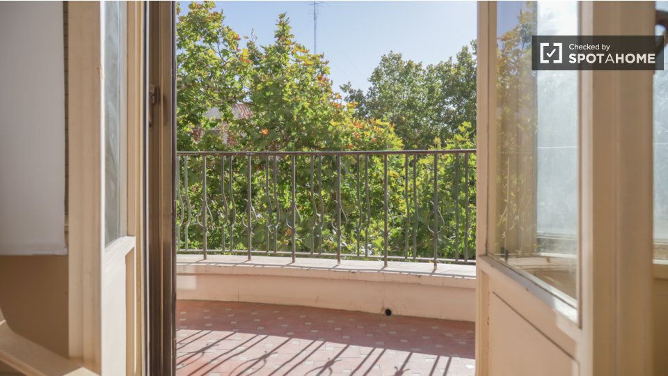 Double room Madrid, 18 beds — photo 13