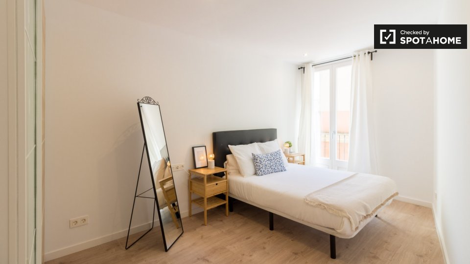 Apartment Barcelona, 3 beds — photo 15