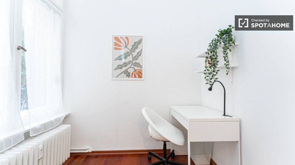 Double room Berlin, 5 beds, 108m² — photo 7