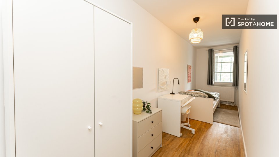 Double room Berlin, 5 beds, 77m² — photo 15