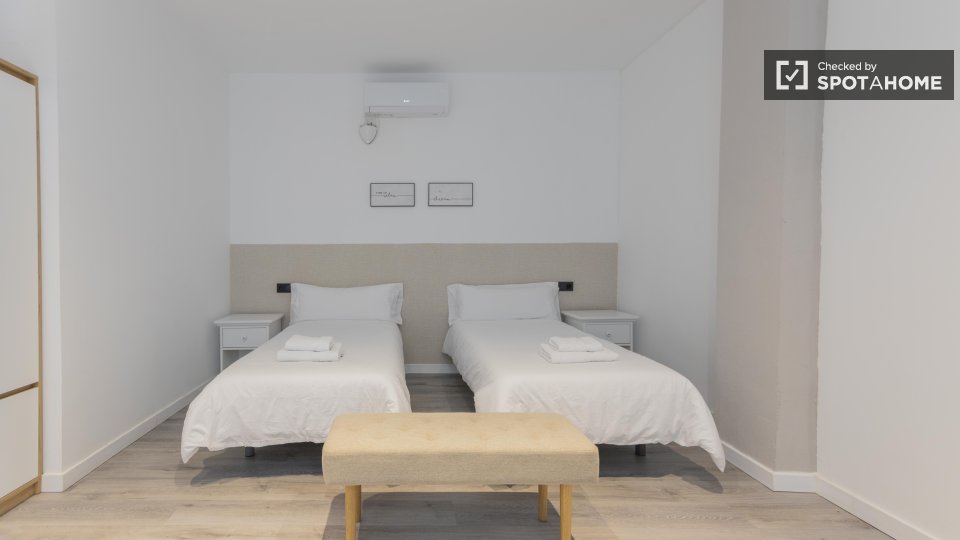 Apartment Valencia, 2 beds, 129m² — photo 17
