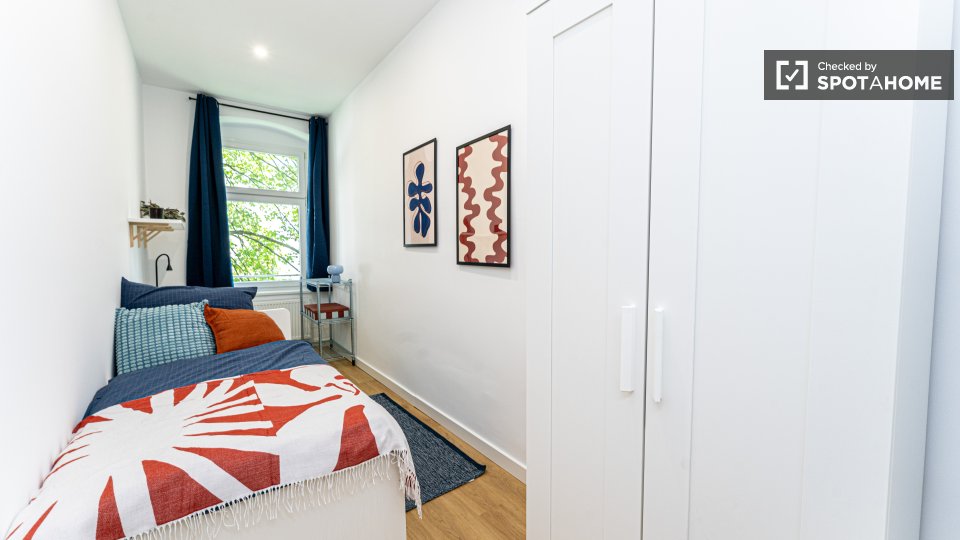 Double room Berlin, 4 beds, 59m² — photo 6