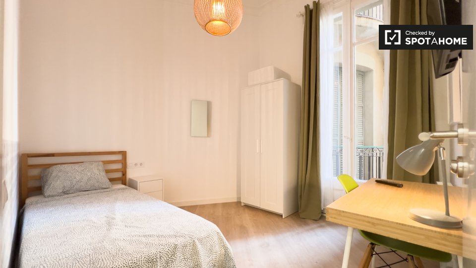 Double room Barcelona, 7 beds, 125m² — photo 3