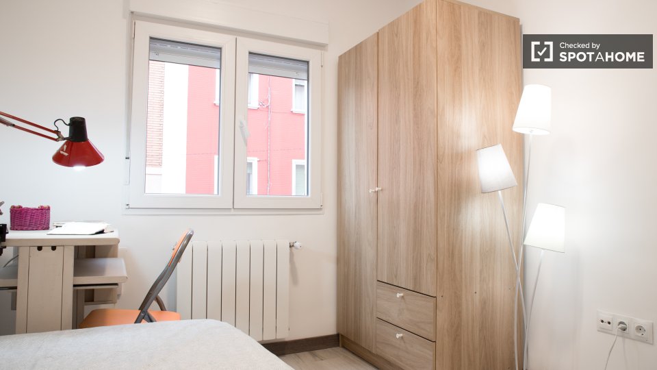 Double room Madrid, 3 beds — photo 6