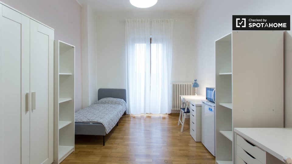 Double room Milan, 3 beds, 70m² — photo 14