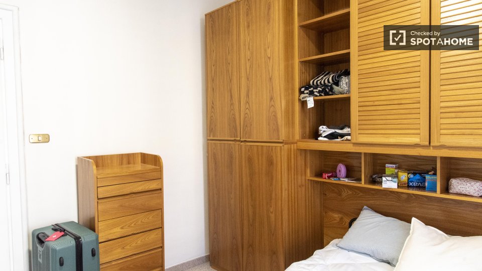 Double room Rome, 3 beds — photo 3