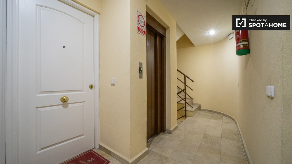 Apartment Madrid, 1 bed, 60m² — photo 2