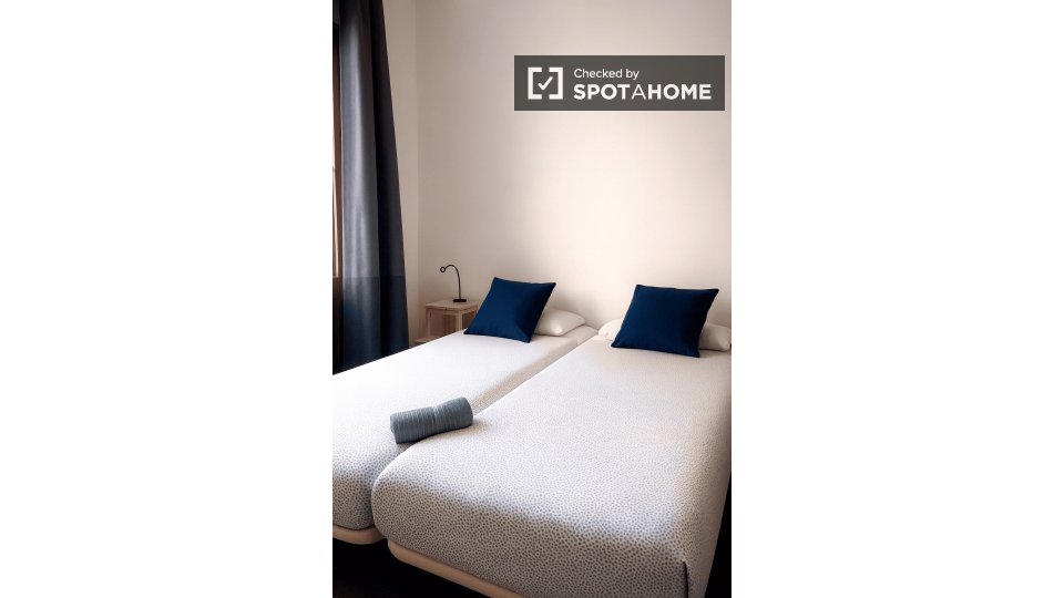 Double room Barcelona, 10 beds, 180m² — photo 71
