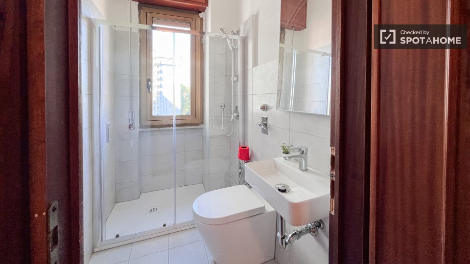 Double room Milan, 9 beds, 90m² — photo 12