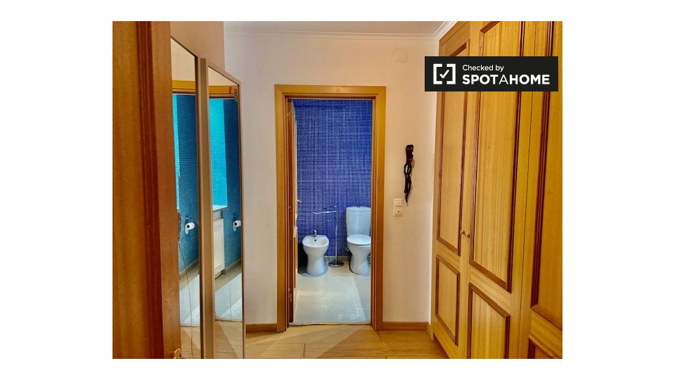 Double room Lisbon, 4 beds, 130m² — photo 4