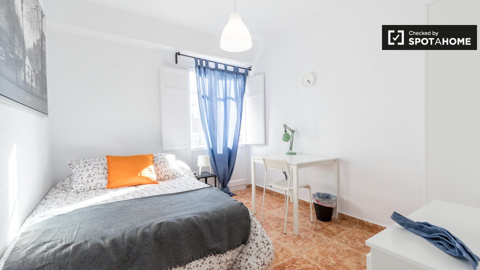 Double room Valencia, 4 beds, 100m² — photo 3