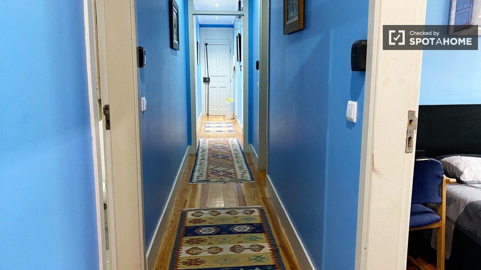 Double room Lisbon, 5 beds, 110m² — photo 45