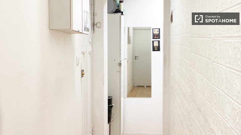 Double room Lisbon, 6 beds — photo 16