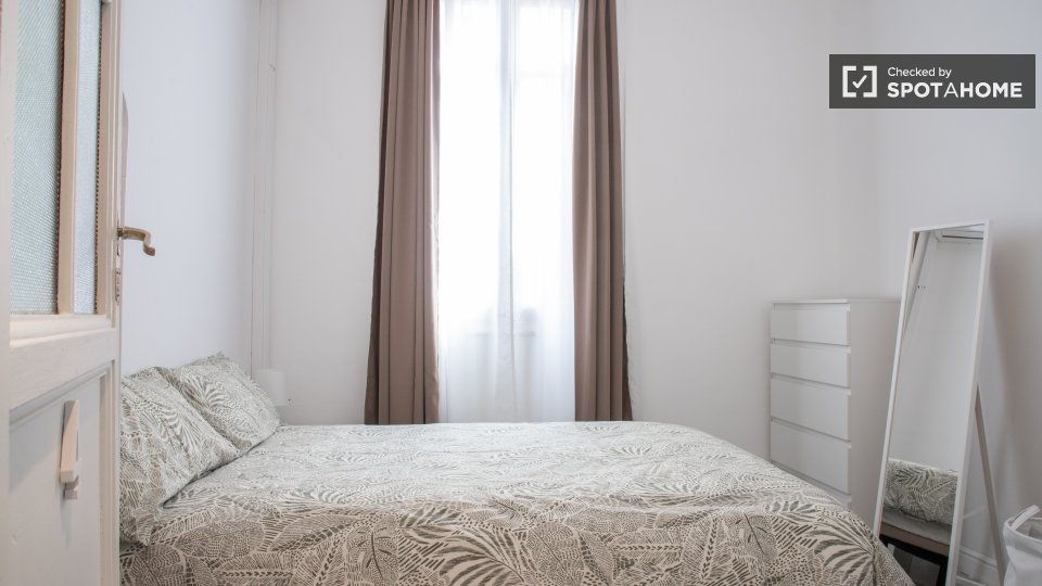 Double room Madrid, 5 beds — photo 8