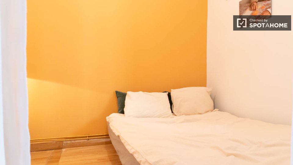 Double room Madrid, 2 beds — photo 13
