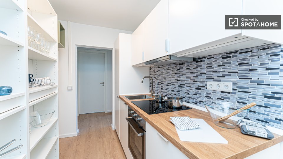 Double room Berlin, 9 beds, 158m² — photo 3