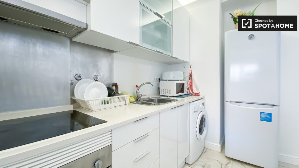 Double room Lisbon, 5 beds — photo 7