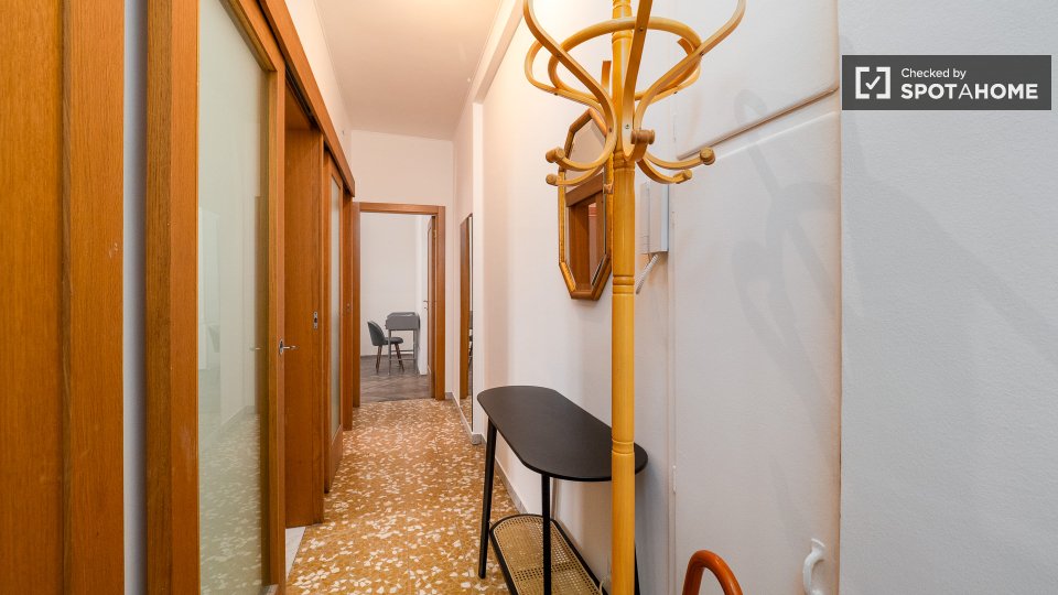 Double room Milan, 2 beds — photo 9