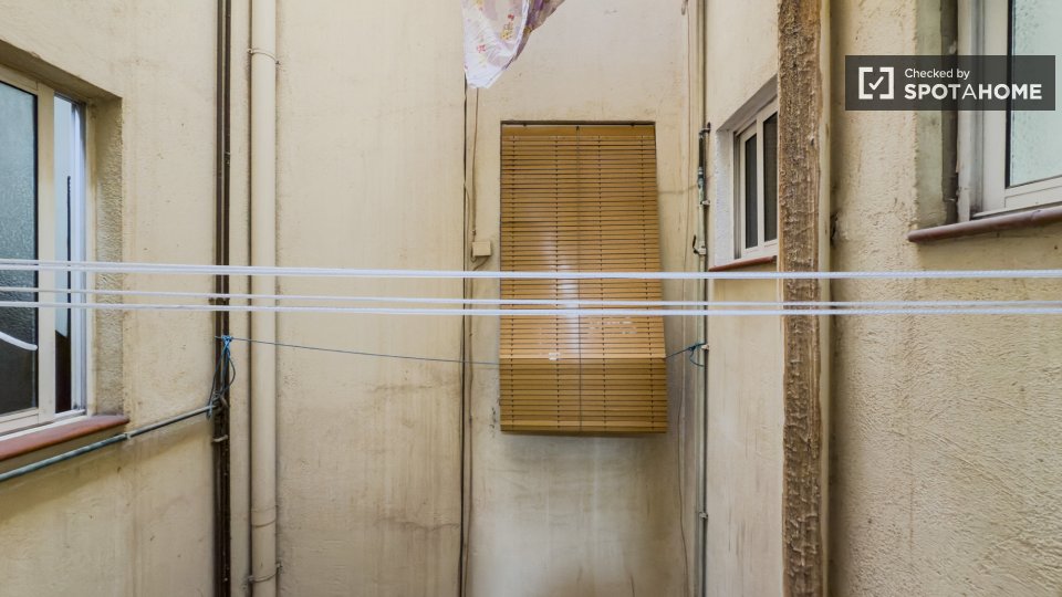 Double room Barcelona, 2 beds, 50m² — photo 22