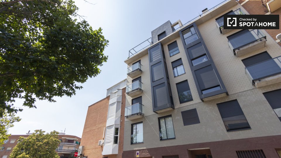 Double room Madrid, 4 beds, 90m² — photo 15