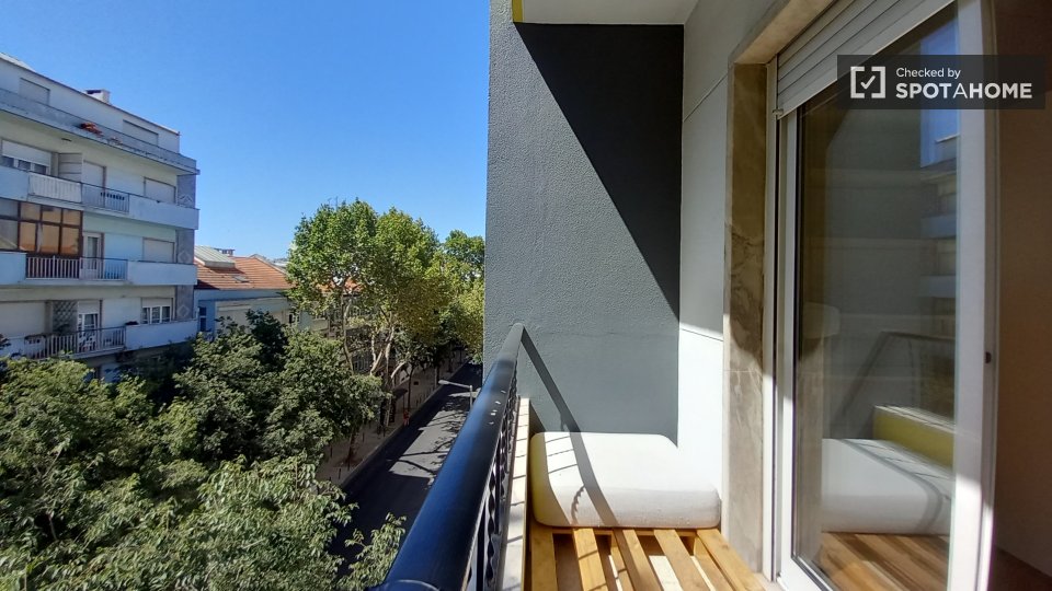 Double room Lisbon, 3 beds — photo 2