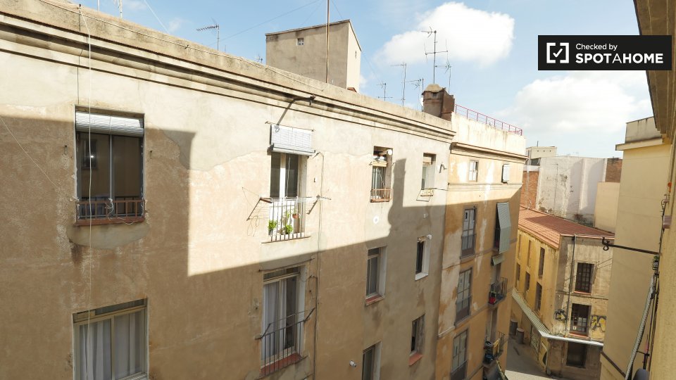 Double room Barcelona, 3 beds, 52m² — photo 4