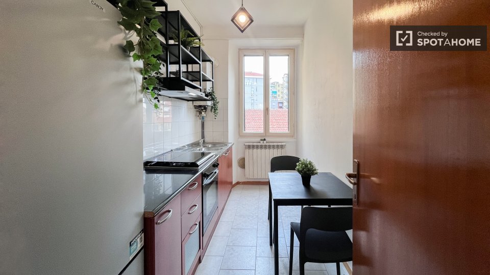 Double room Milan, 2 beds — photo 4