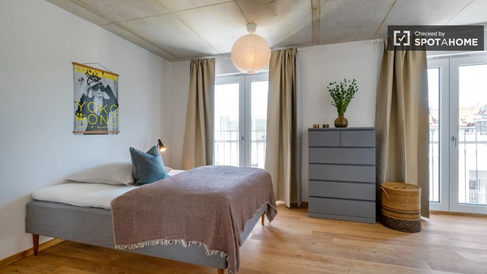 Room 8 guests, with air conditioning