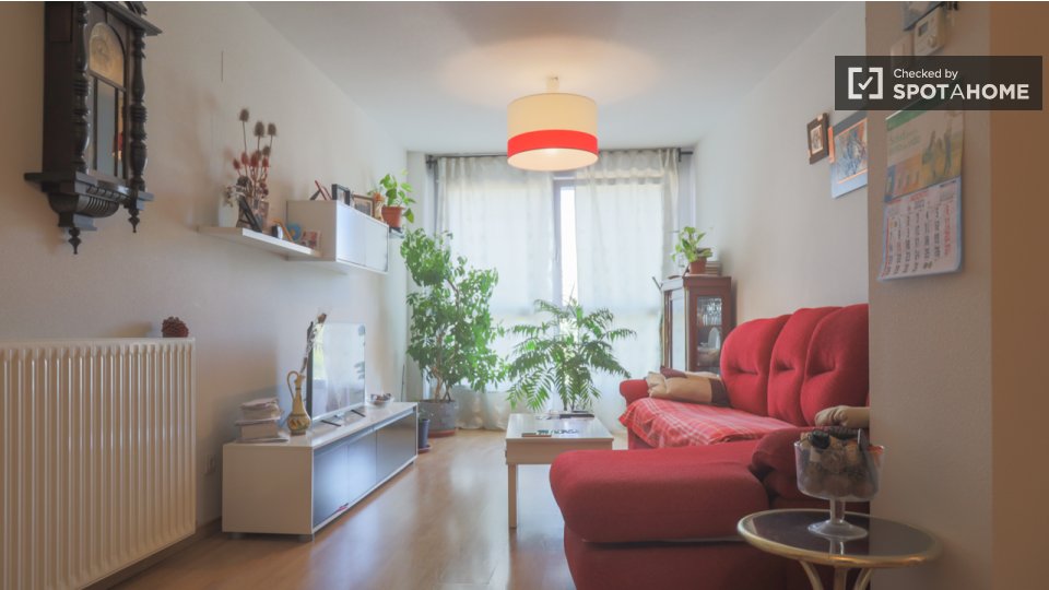 Double room Madrid, 3 beds, 70m² — photo 17
