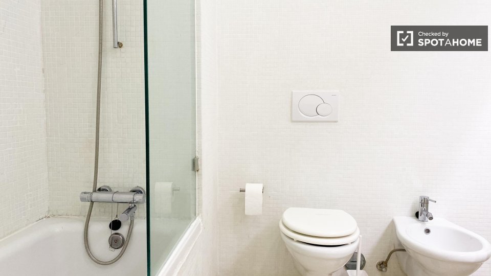Apartment Lisbon, 1 bed, 82m² — photo 14
