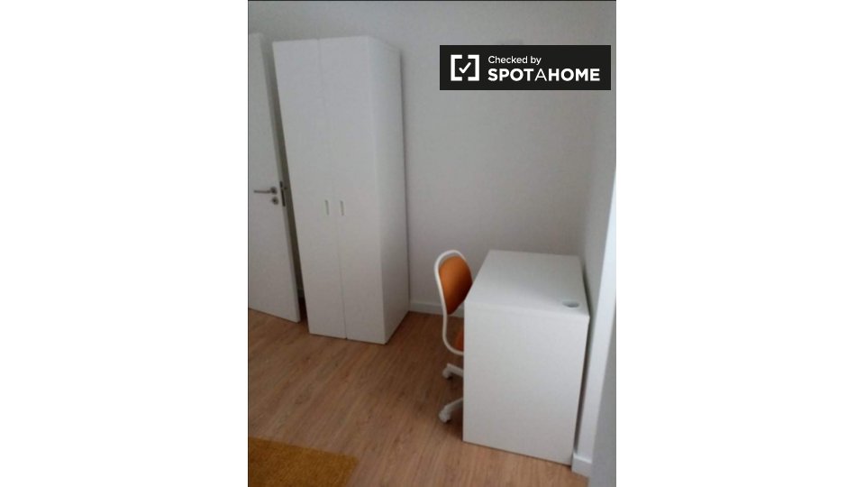 Double room Lisbon, 4 beds — photo 2