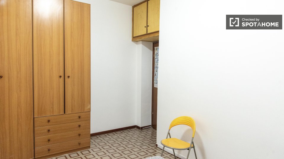 Double room Rome, 3 beds — photo 15